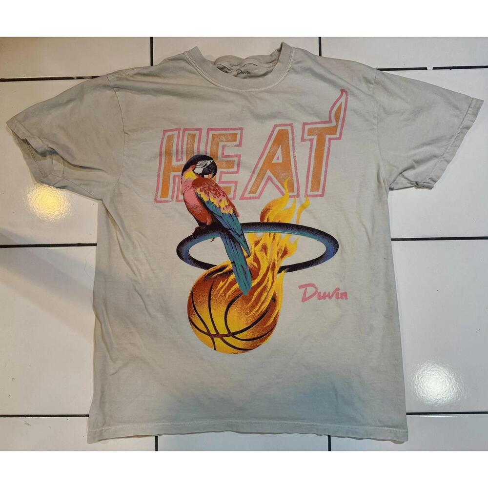 Duvin Shirt Beige Miami Heat Parrot Basketball Retro Graphic Tee 1988
